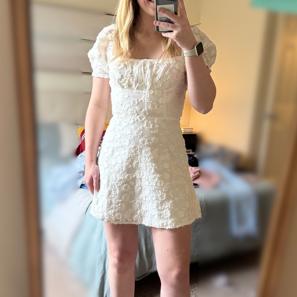 NWT! Never worn! Lulus White Textured Floral Jacquard Mini Dress - Size S